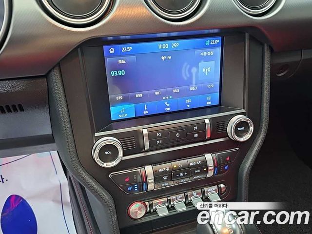 Ford Mustang 2022 — photo 10