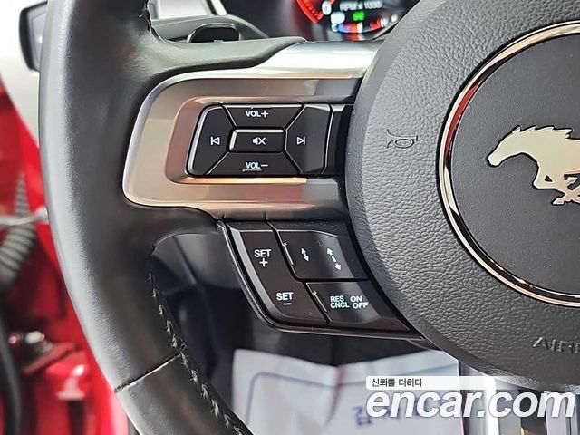 Ford Mustang 2022 — photo 16