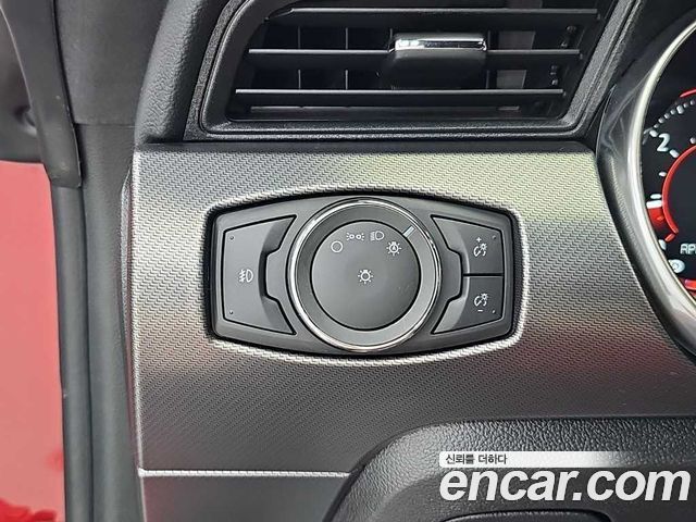 Ford Mustang 2022 — photo 17