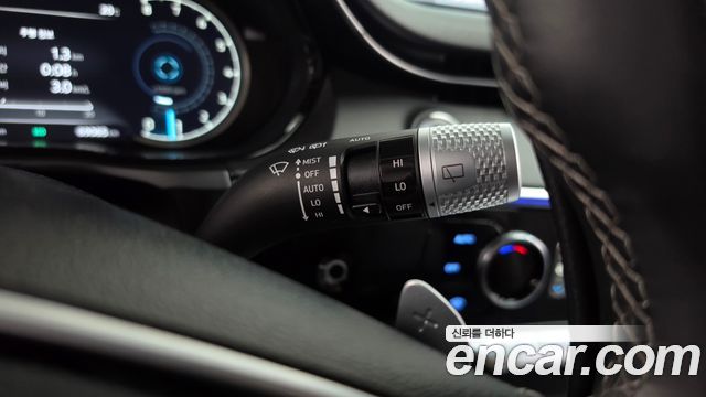 Genesis GV70 2023 — photo 26