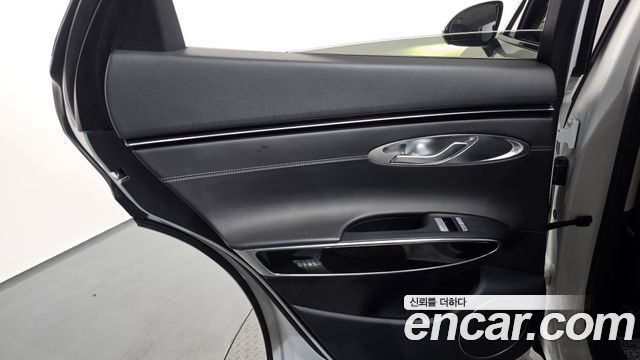 Genesis GV70 2023 — photo 15