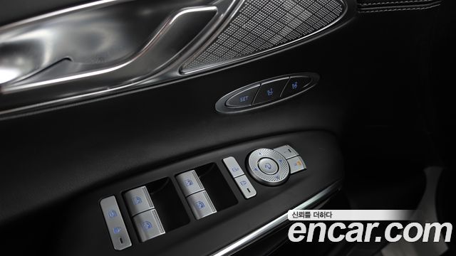 Genesis GV70 2023 — photo 27