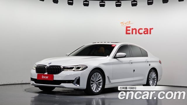 BMW 5-Series 2021 — photo 1