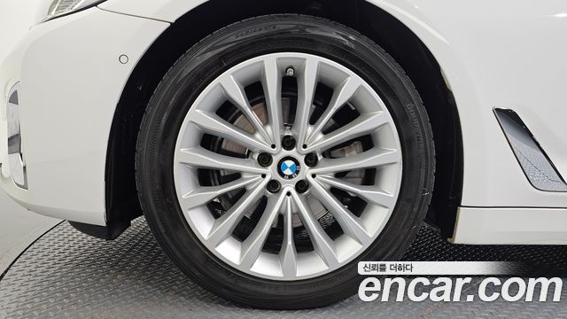 BMW 5-Series 2021 — photo 5