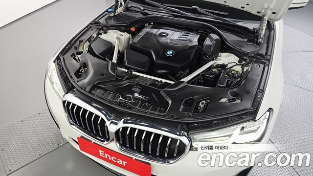 BMW 5-Series 2021 — photo 6