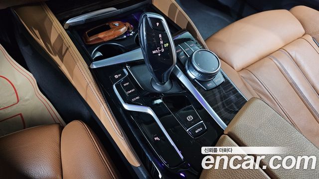 BMW 5-Series 2021 — photo 12