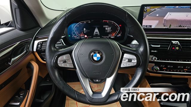 BMW 5-Series 2021 — photo 20