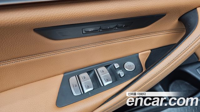 BMW 5-Series 2021 — photo 27