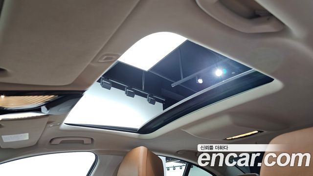 BMW 5-Series 2021 — photo 33