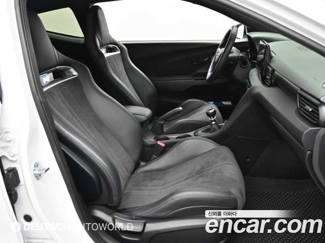 Hyundai Veloster 2022 — photo 10