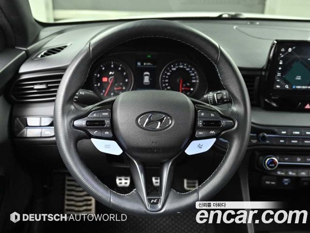 Hyundai Veloster 2022 — photo 13