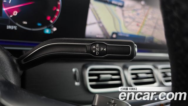 Mercedes-Benz GLE-Class 2025 — photo 12