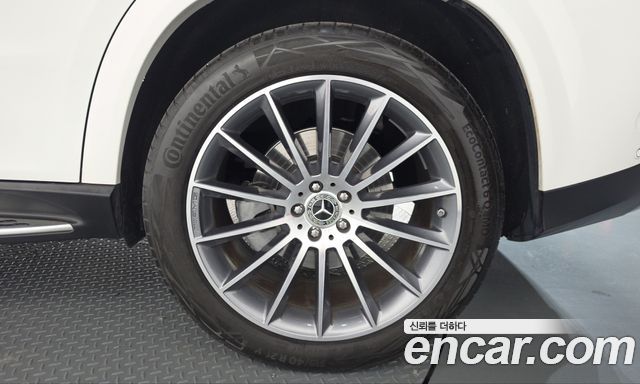 Mercedes-Benz GLE-Class 2025 — photo 7