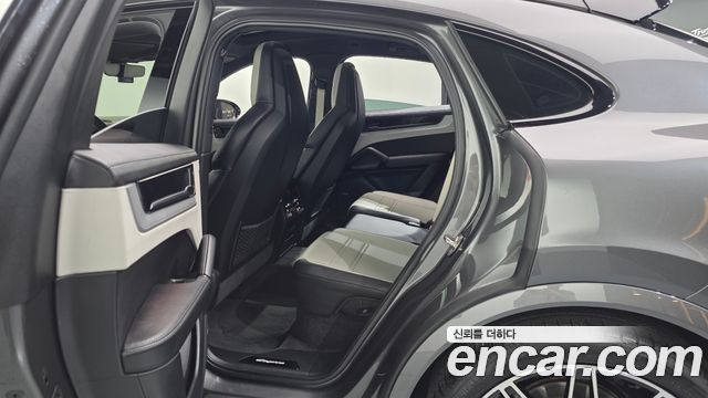 Porsche Cayenne 2024 — photo 17