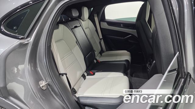 Porsche Cayenne 2024 — photo 18