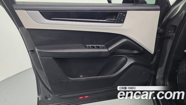 Porsche Cayenne 2024 — photo 14