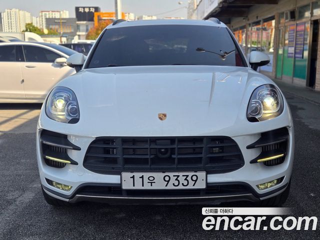 Porsche Macan 2015 — photo 1
