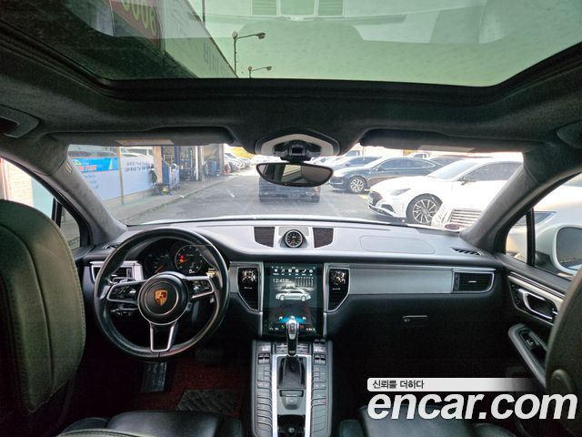 Porsche Macan 2015 — photo 9