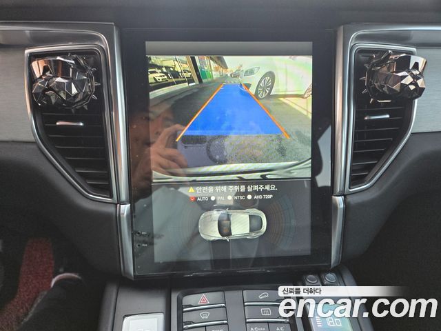 Porsche Macan 2015 — photo 12