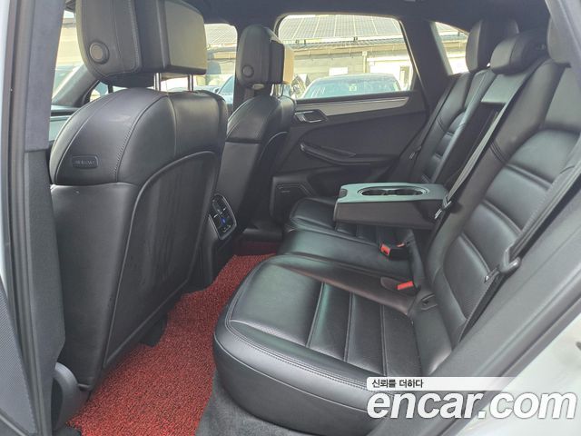 Porsche Macan 2015 — photo 16