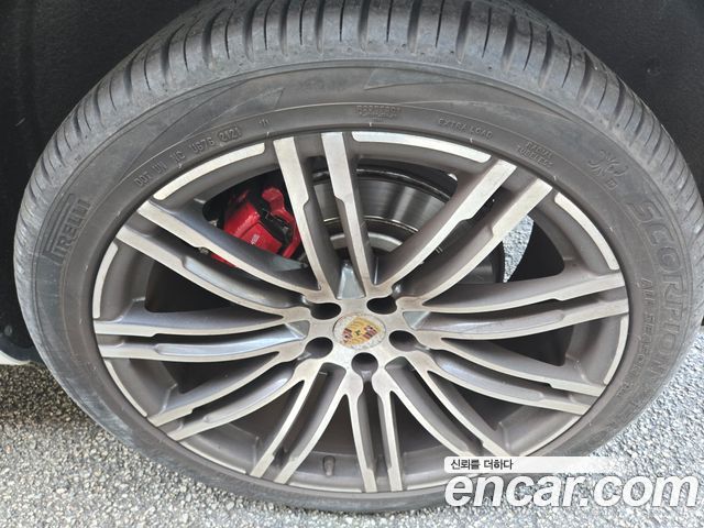 Porsche Macan 2015 — photo 18