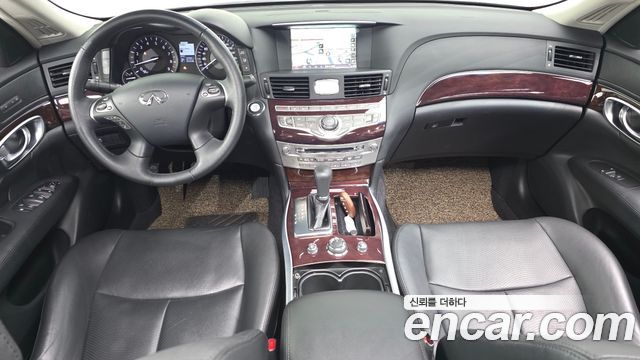 Infiniti Q70 2019 — photo 10