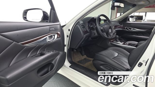 Infiniti Q70 2019 — photo 13