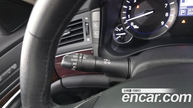 Infiniti Q70 2019 — photo 23