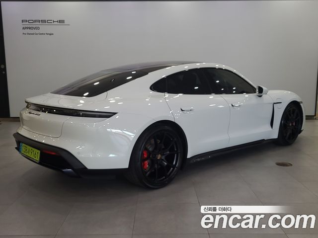 Porsche Taycan 2024 — photo 2