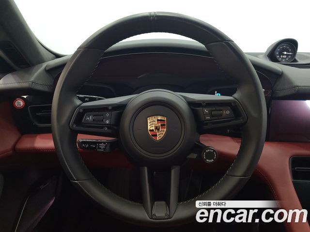 Porsche Taycan 2024 — photo 9