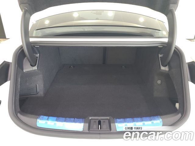 Porsche Taycan 2024 — photo 17