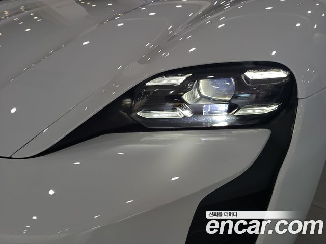 Porsche Taycan 2024 — photo 19