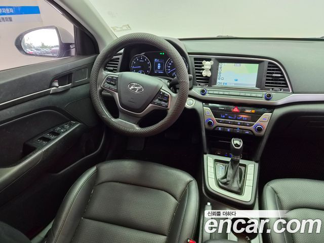Hyundai AVANTE 2016 — photo 8