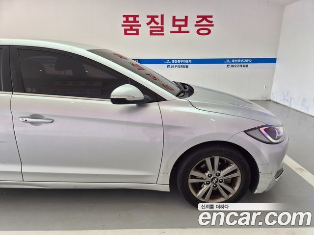 Hyundai AVANTE 2016 — photo 15