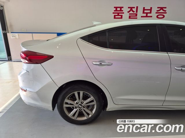 Hyundai AVANTE 2016 — photo 16