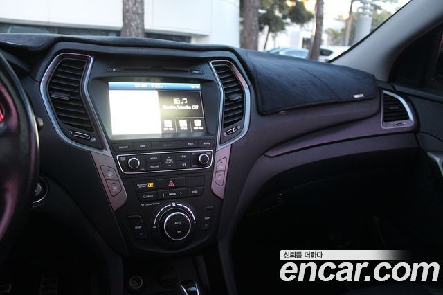 Hyundai Santafe 2016 — photo 11