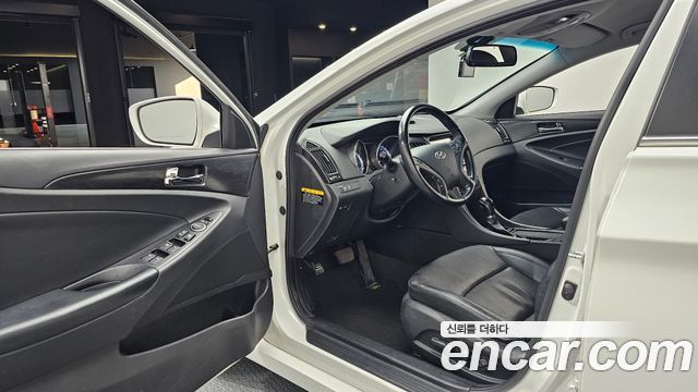 Hyundai Sonata 2013 — photo 13