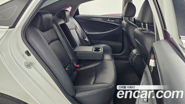 Hyundai Sonata 2013 — photo 18