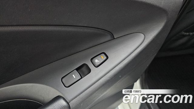 Hyundai Sonata 2013 — photo 24