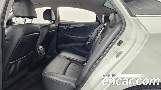 Hyundai Sonata 2013 — photo 16