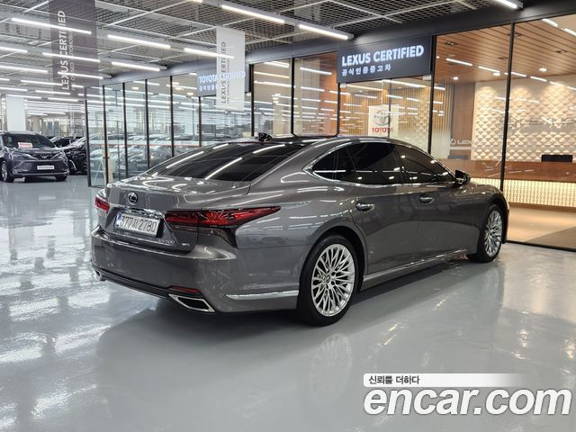 Lexus LS 2025 — photo 2