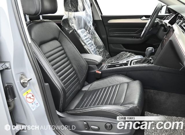 Volkswagen Passat 2022 — photo 10