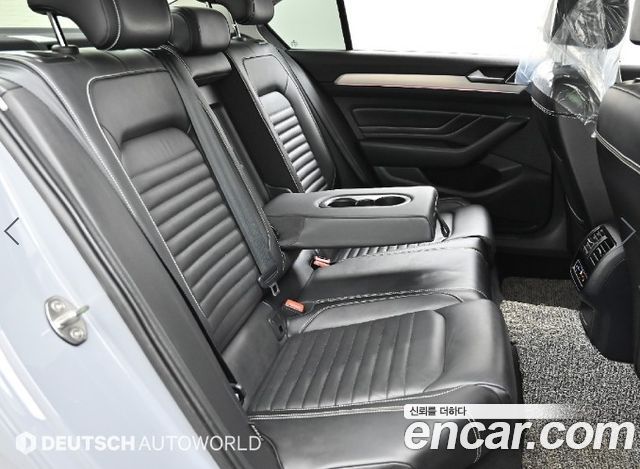 Volkswagen Passat 2022 — photo 12