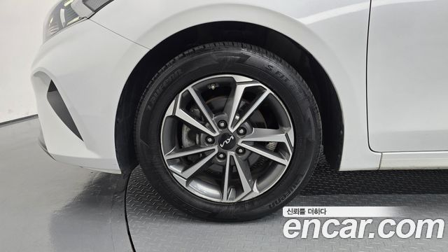 Kia K3 2023 — photo 5