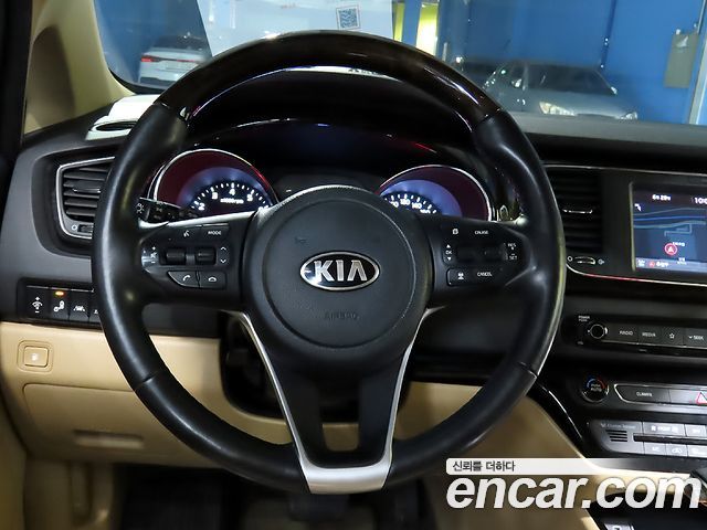 Kia Canival 2020 — photo 8