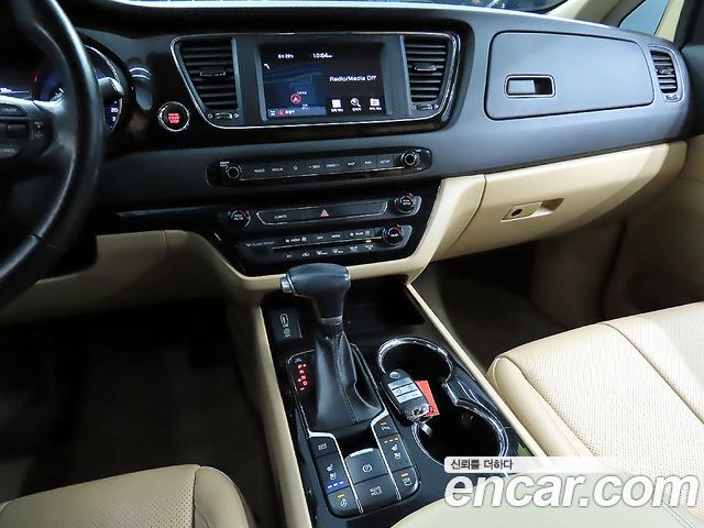 Kia Canival 2020 — photo 9