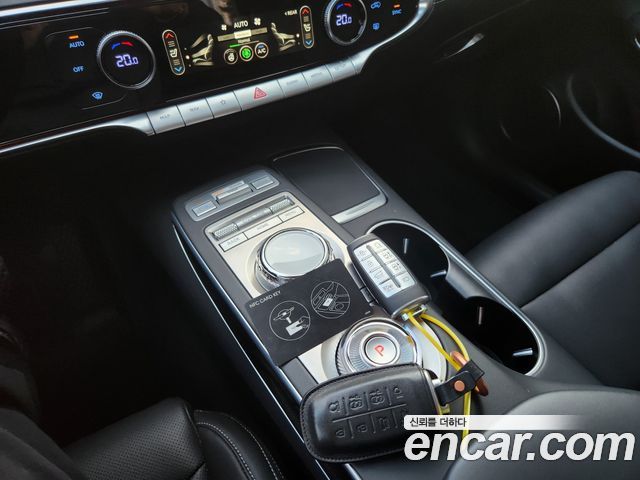 Genesis GV70 2023 — photo 11
