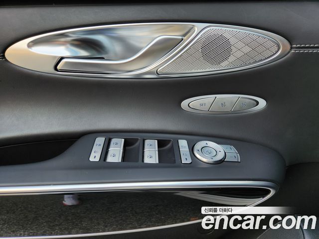 Genesis GV70 2023 — photo 13