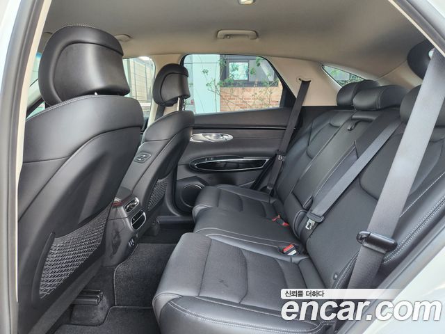 Genesis GV70 2023 — photo 18