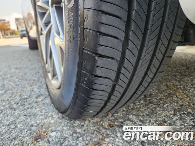 Genesis GV70 2023 — photo 20